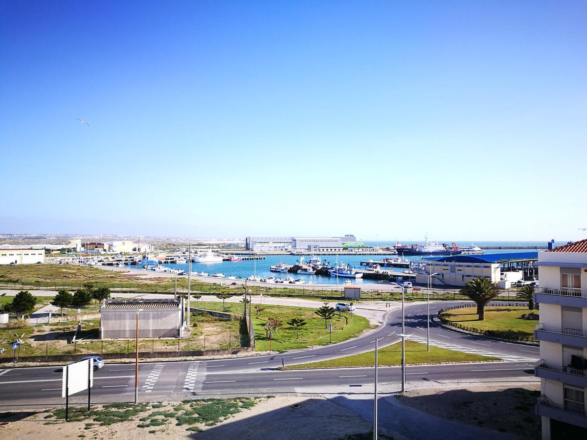 Peniche'S Blue & Yellow Εξωτερικό φωτογραφία